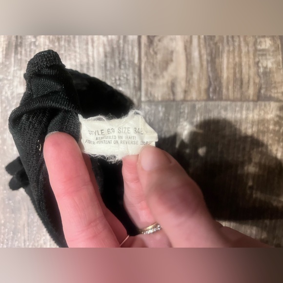 Rare Vtg 70s Sexy Black nylon & Lace trim Bra • unlined • underwire free • 34B - Picture 10 of 10